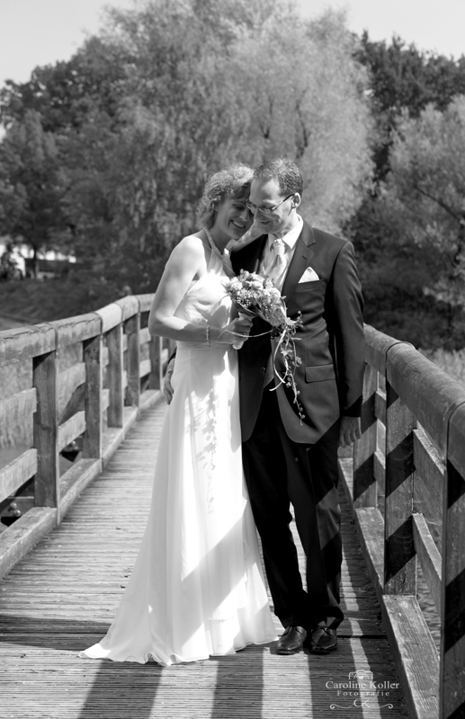14 Brautpaar auf Brücke